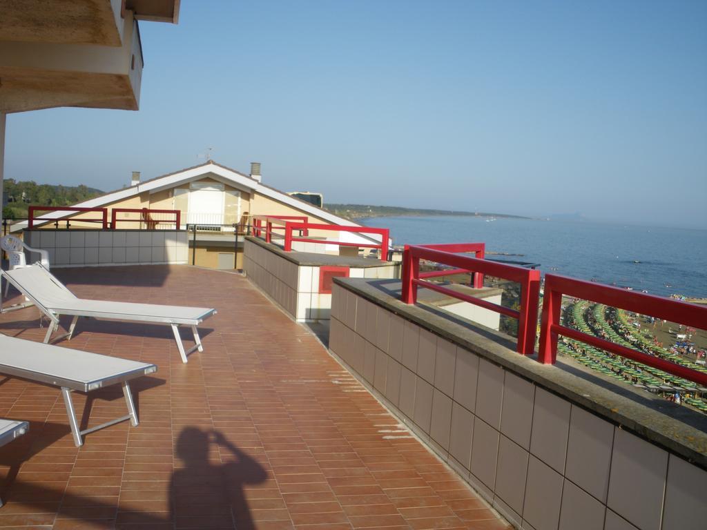 Hotel Neptunus Nettuno Exterior photo