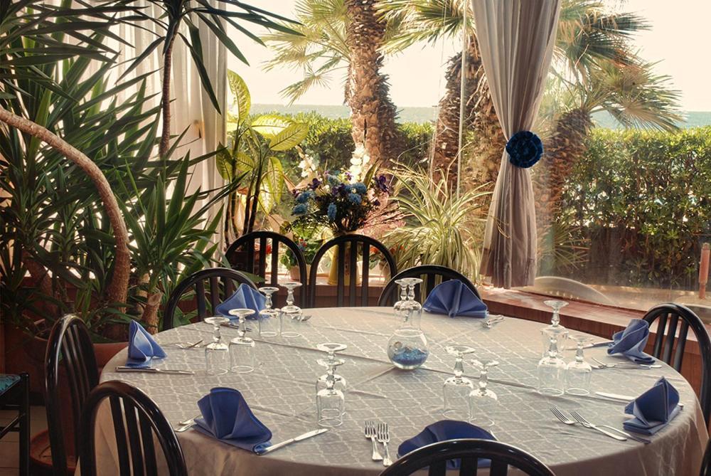 Hotel Neptunus Nettuno Exterior photo