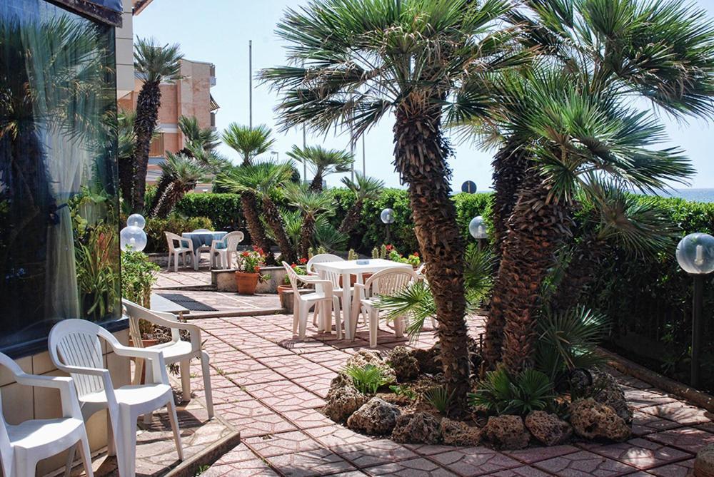 Hotel Neptunus Nettuno Exterior photo